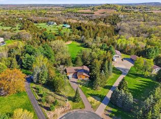 1072 Buck Rdg, Hudson, WI 54016