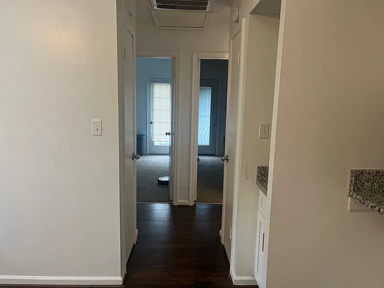 3522 Markham Ct — Photo 8