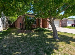2037 Shawnee Trl, Justin, TX 76247