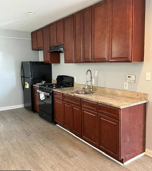 440 Henry St — Photo 3