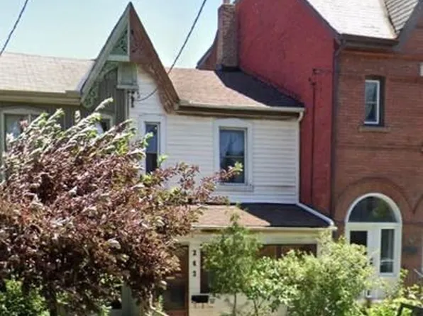 243 Lippincott St, Toronto, ON M5S 2P4