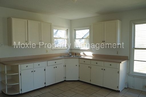 2nd image of 2327 McLemore Ave
