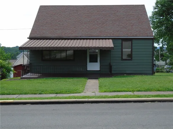 426 Main St, Youngstown, PA 15696