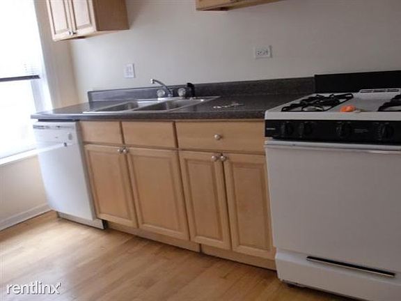 3rd image of 2000 W Foster Ave #2000-1C