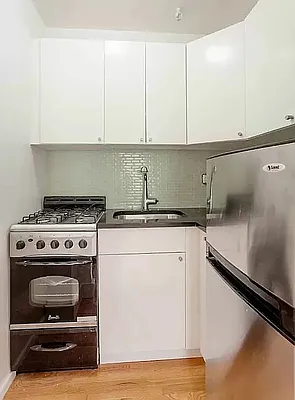 Rented by SERHANT. | media 10