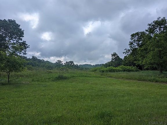 4th image of Berkshire Dr