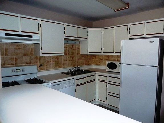 2nd image of 1000 Bayside Dr Unit 309