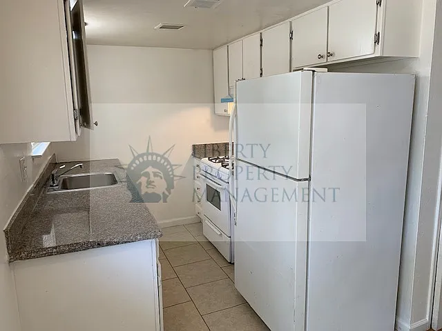 924 S Garfield St #13 — Photo 4