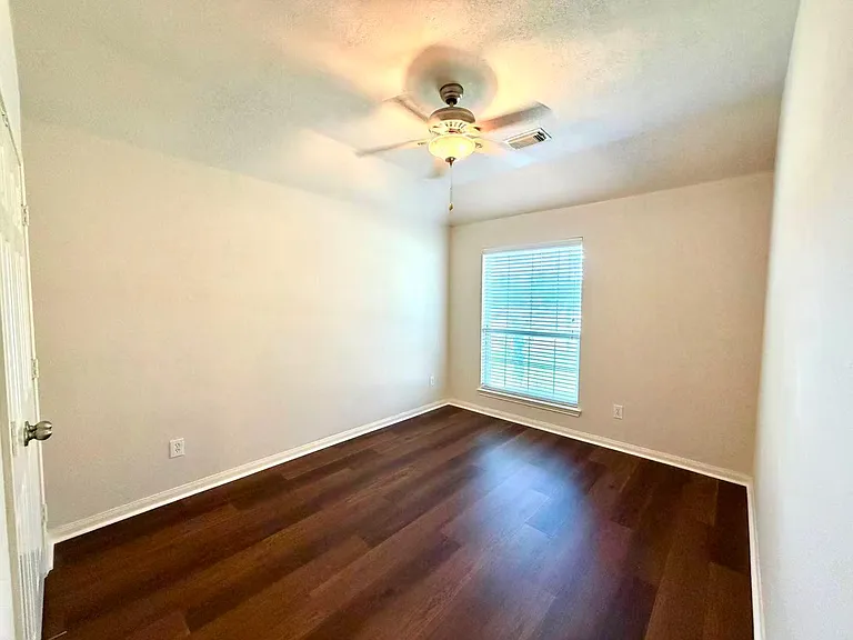 7018 Paradise Park Bnd — Photo 18