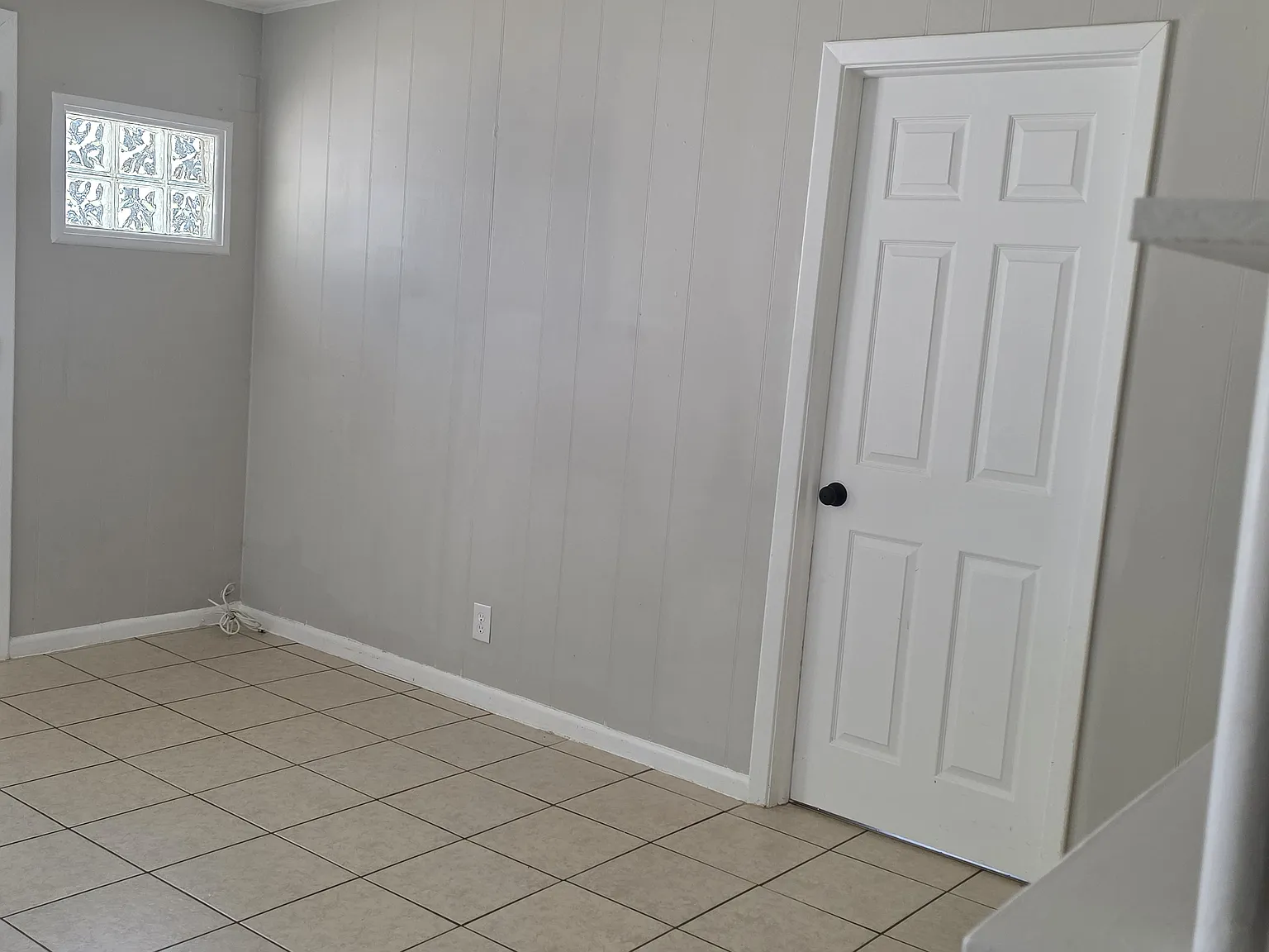 2 bed, 900 sqft, $1,100 — Photo 4
