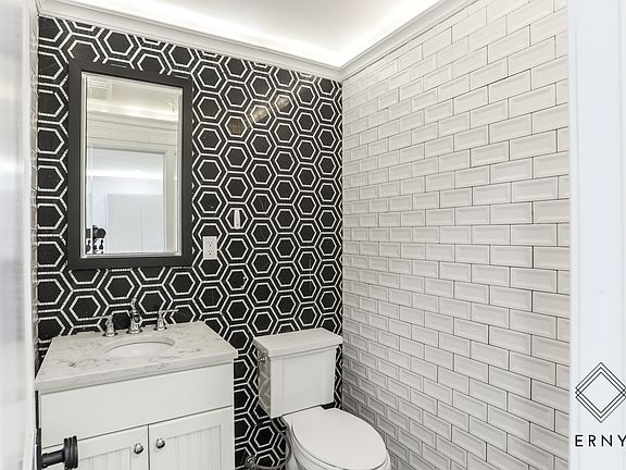3rd image of 43 Columbia Pl #1I