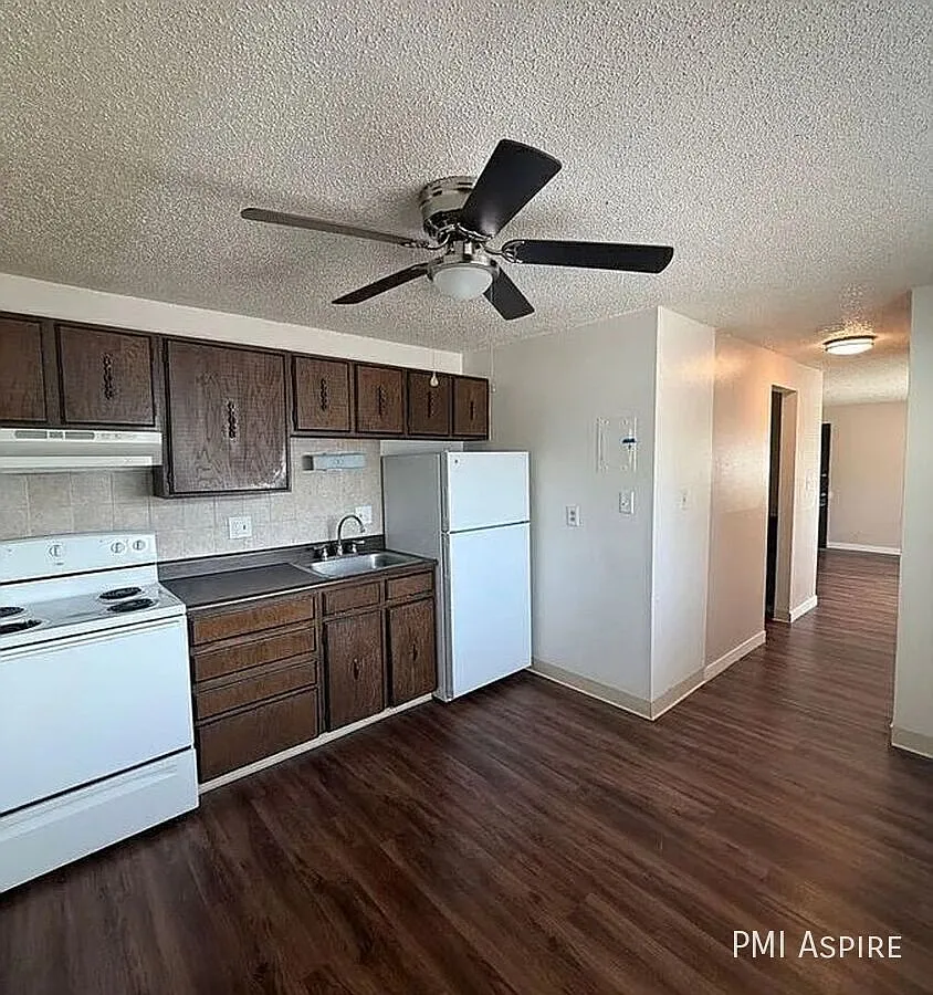 1 Bedroom 1 Bathroom Apartment in Denver — Photo 2