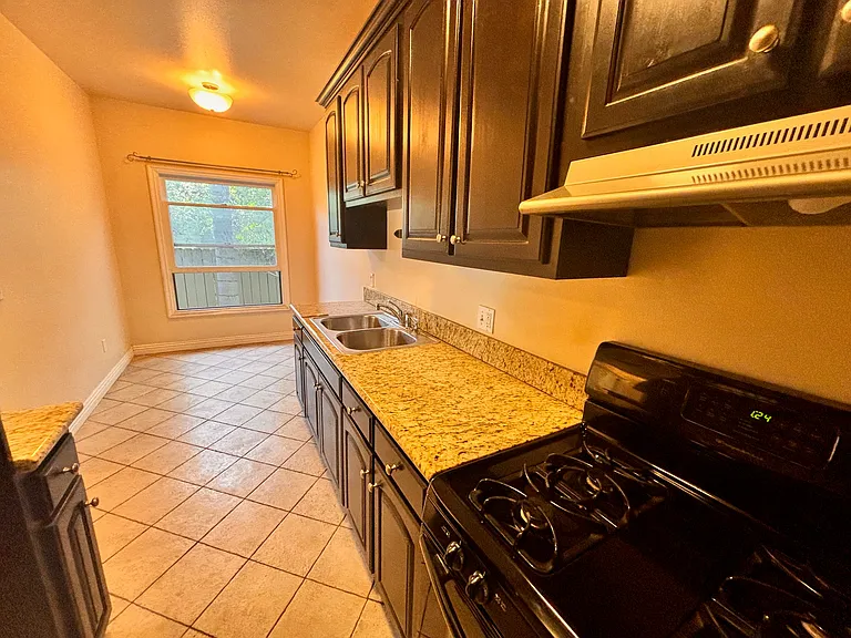 221 N Avenue 52 #9 — Photo 9
