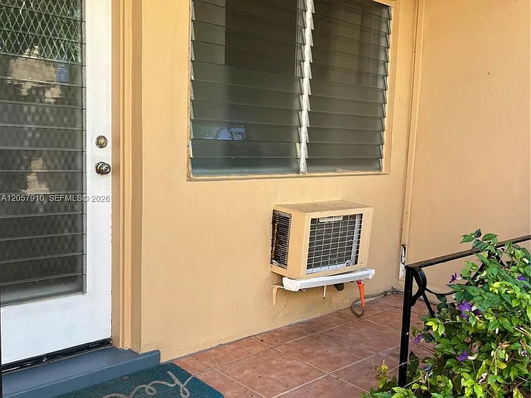 7333 Byron Ave #7331 — Photo 2