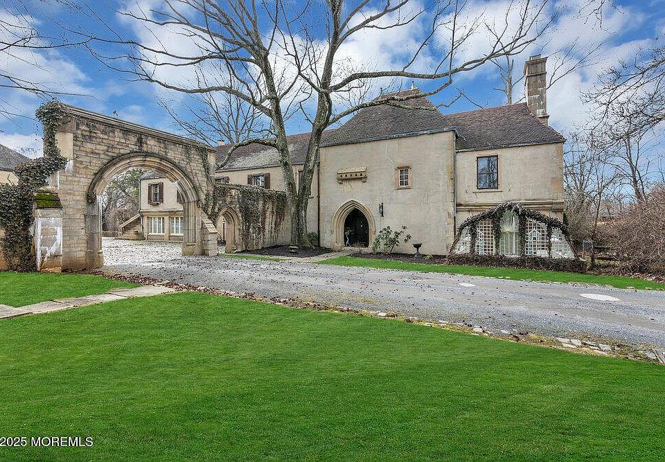 1st image of 310 Cooper Rd #C