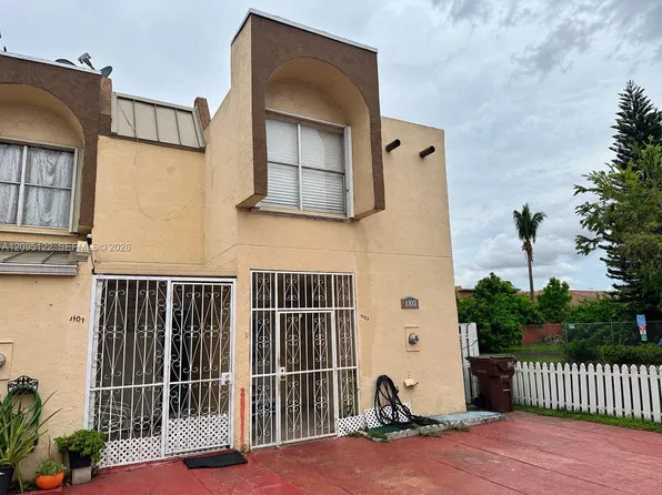 1103 W 39th Ter #20, Hialeah, FL 33012