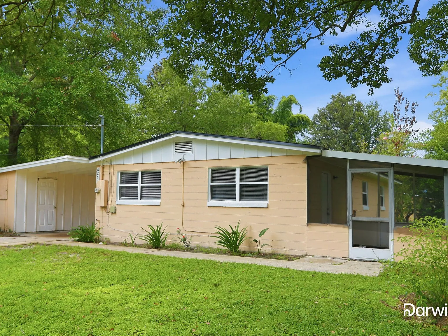 3 bed, 1.0 bath, 975 sqft, $1,475 — Photo 2
