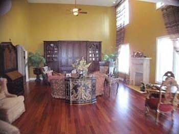 2nd image of 1848 Richmond Ln
