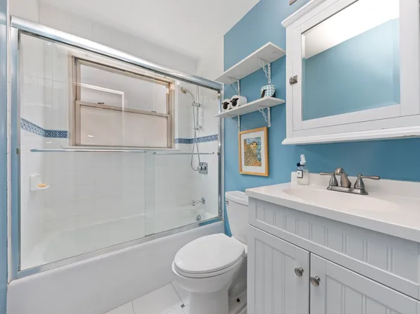 137 East 36th Street image 11 of 17