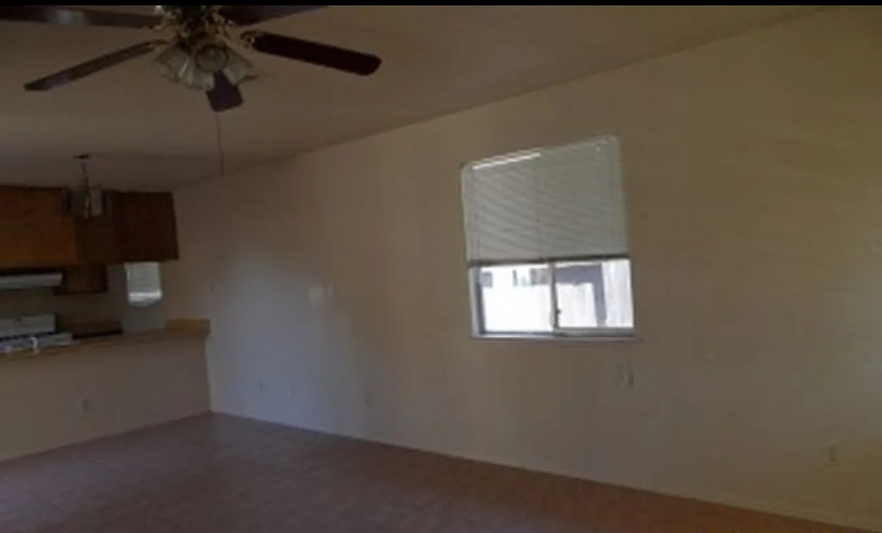 3 bed, 1108 sqft, $2,300 — Photo 4