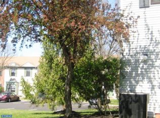 6 Stout Ct, Lawrence Township, NJ 08648