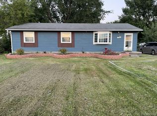 38176 S Groesbeck Hwy, Clinton Township, MI 48036