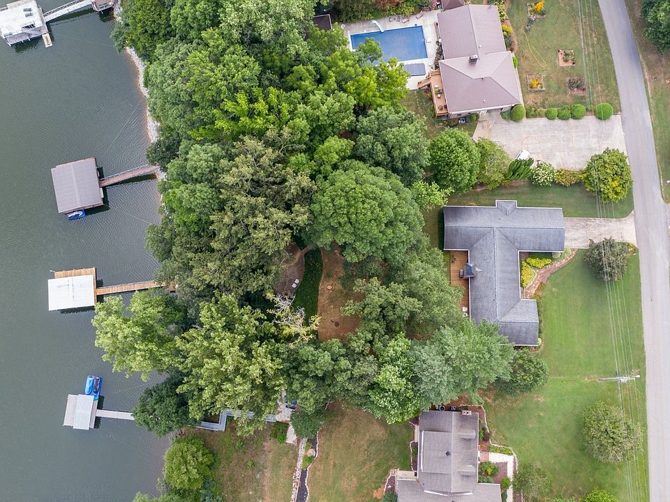 1st image of 503 Flower Lane Dr