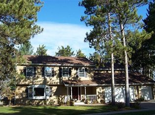 1302 White Pine Dr N, Eau Claire, WI 54701