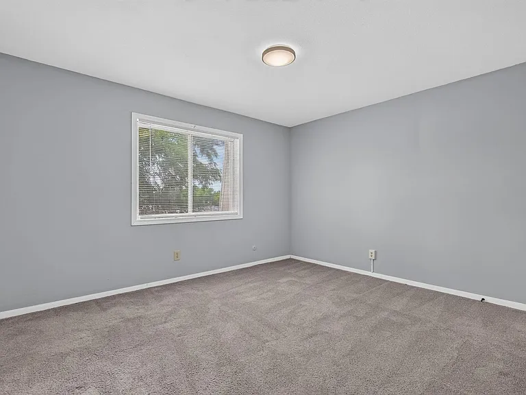 Kellogg Place Apartments — Photo 19
