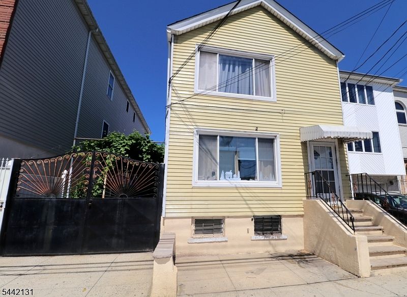 1st image of 119 Pacific St