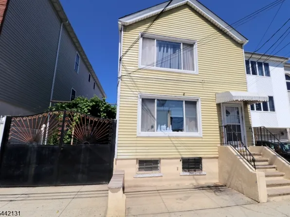 119 Pacific St, Newark City, NJ 07105