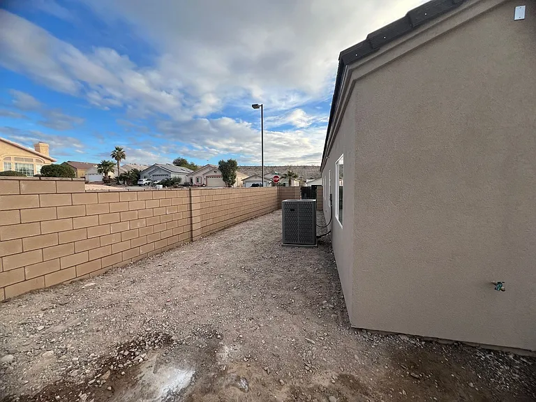 2241 Diamond Creek Rd — Photo 22