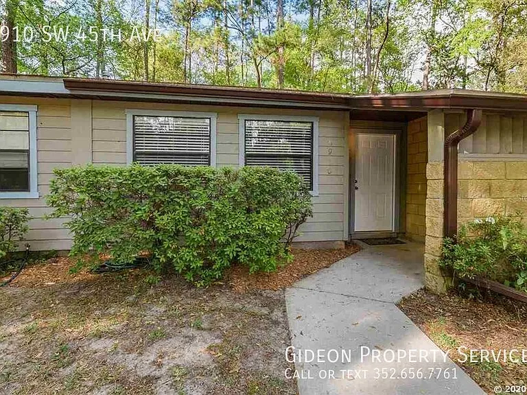 6910 SW 45th Ave — Photo 1
