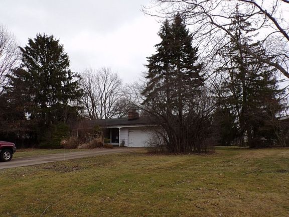 2nd image of 6810 Hawthorne Dr
