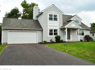 30 Elvree St, Manchester, CT 06042