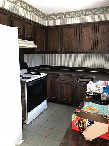 601 Giles St photo 1