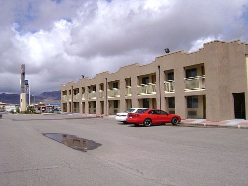 4th image of 3100 E Andy Devine Ave