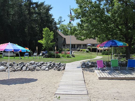 3rd image of 6016 Pine Lake Club Dr