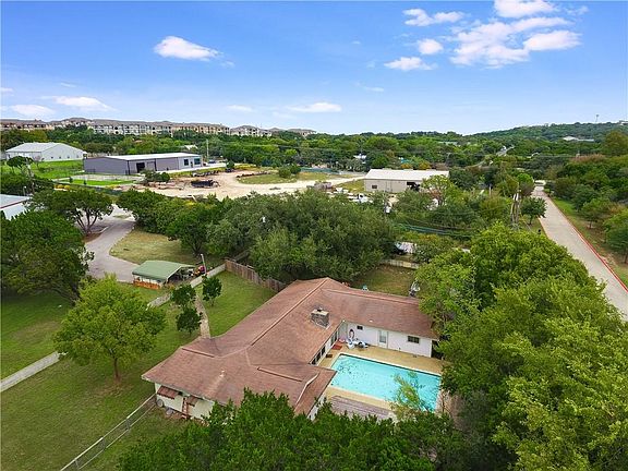 2nd image of 8637 Mountain Crest Dr #A & B