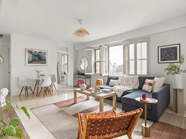 310 East 49th Street image 2 of 5