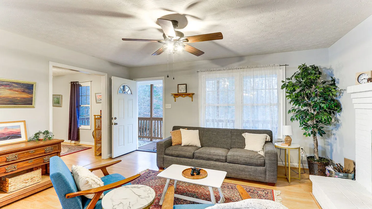 2 bed, 3.0 bath, 1991 sqft, $2,169 — Photo 1