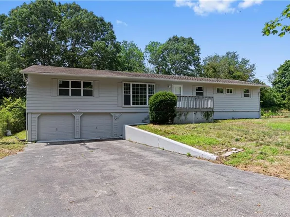 7 Marlin Drive, Waterford, CT 06385