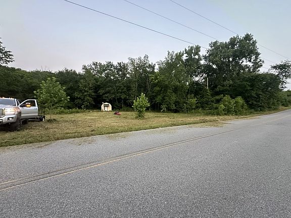 3rd image of 1527 Old Gallatin Rd