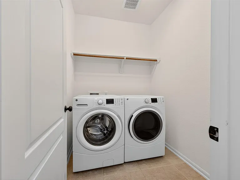146 Kinnerly Peak Pl — Photo 31