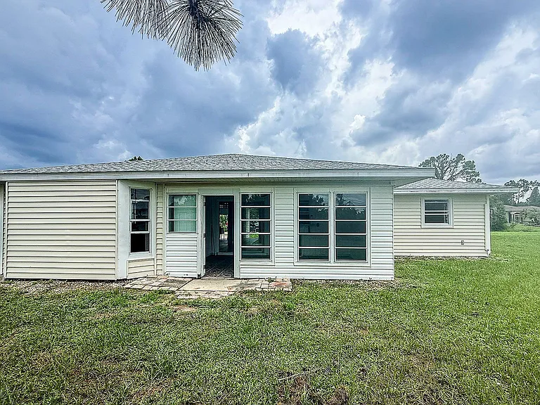 11028 Corrigan Ave — Photo 15