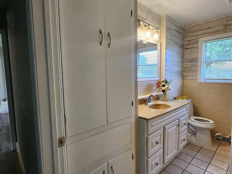 9711 Aguila St — Photo 11