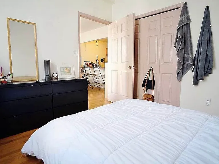 162 Orchard St #4 — Photo 4