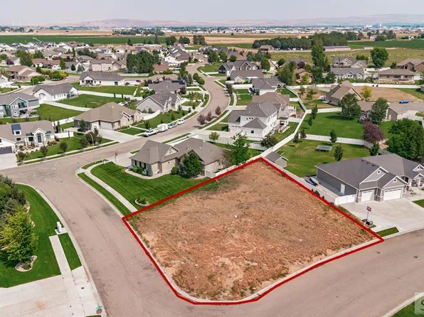5004 Eaglewood Dr, Idaho Falls, ID 83401