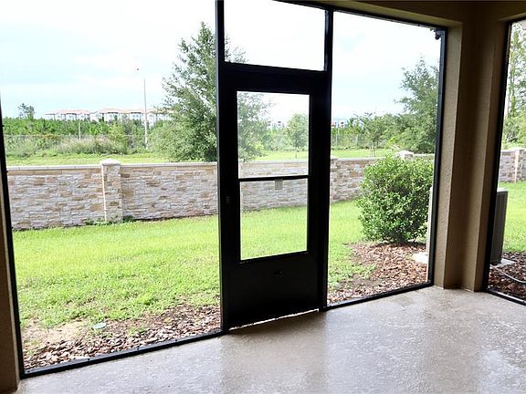 2nd image of 1073 Pavia Dr