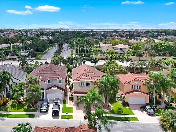 2nd image of 15612 SW 16th Ct